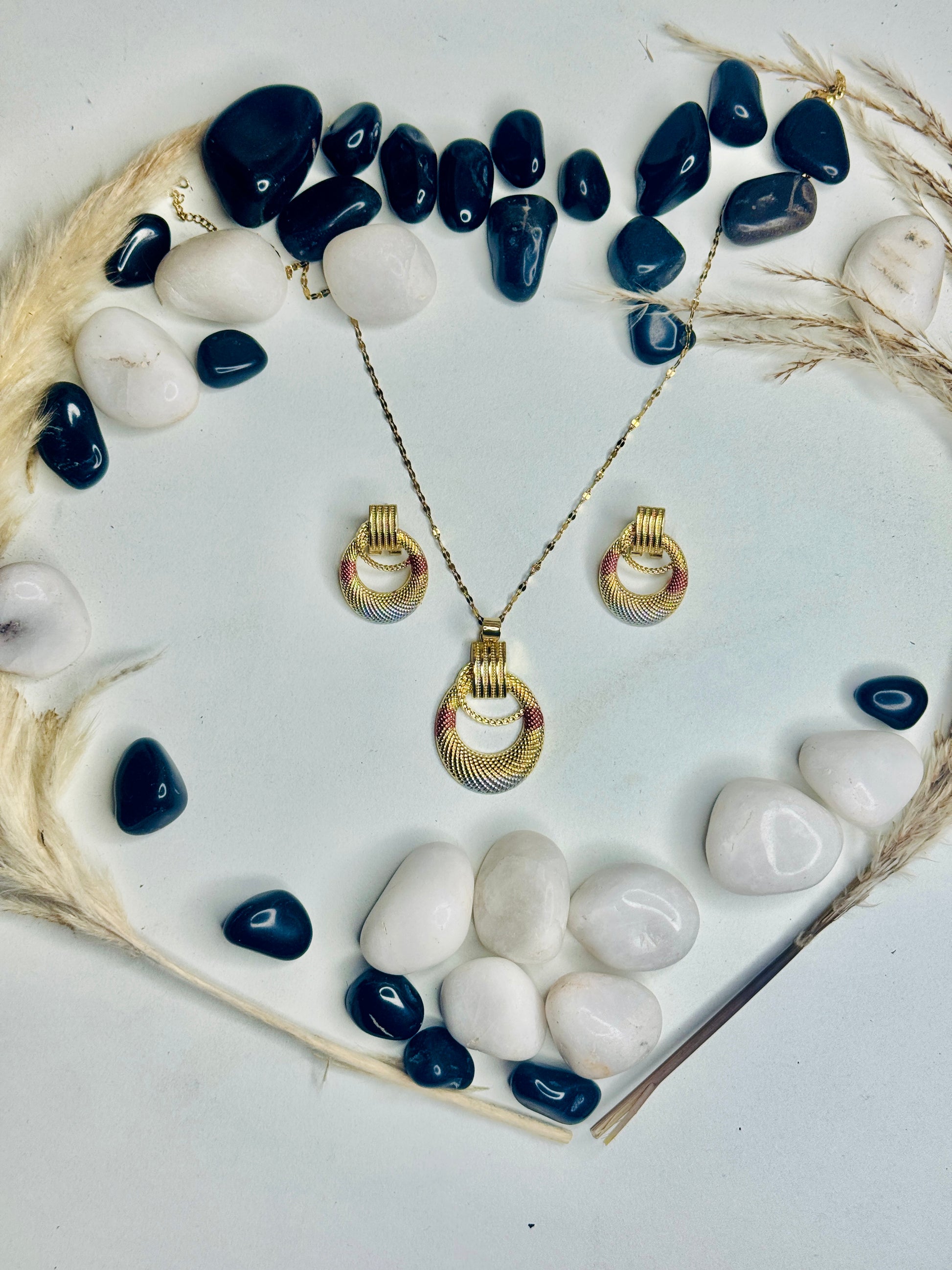 Seraphine – Two-Tone Radiance Necklace & Earring Set (Tarnish-Free)