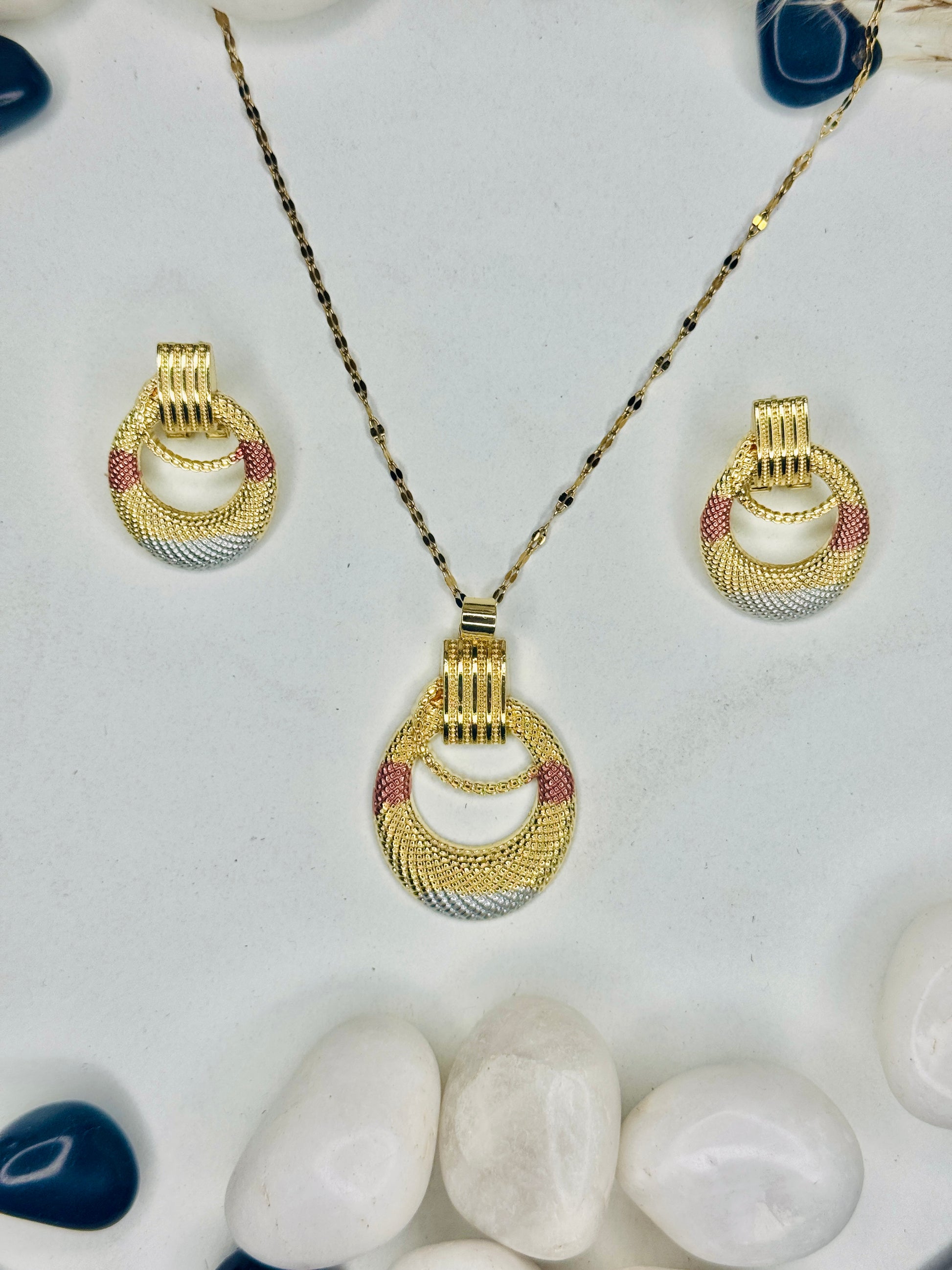 Seraphine – Two-Tone Radiance Necklace & Earring Set (Tarnish-Free)