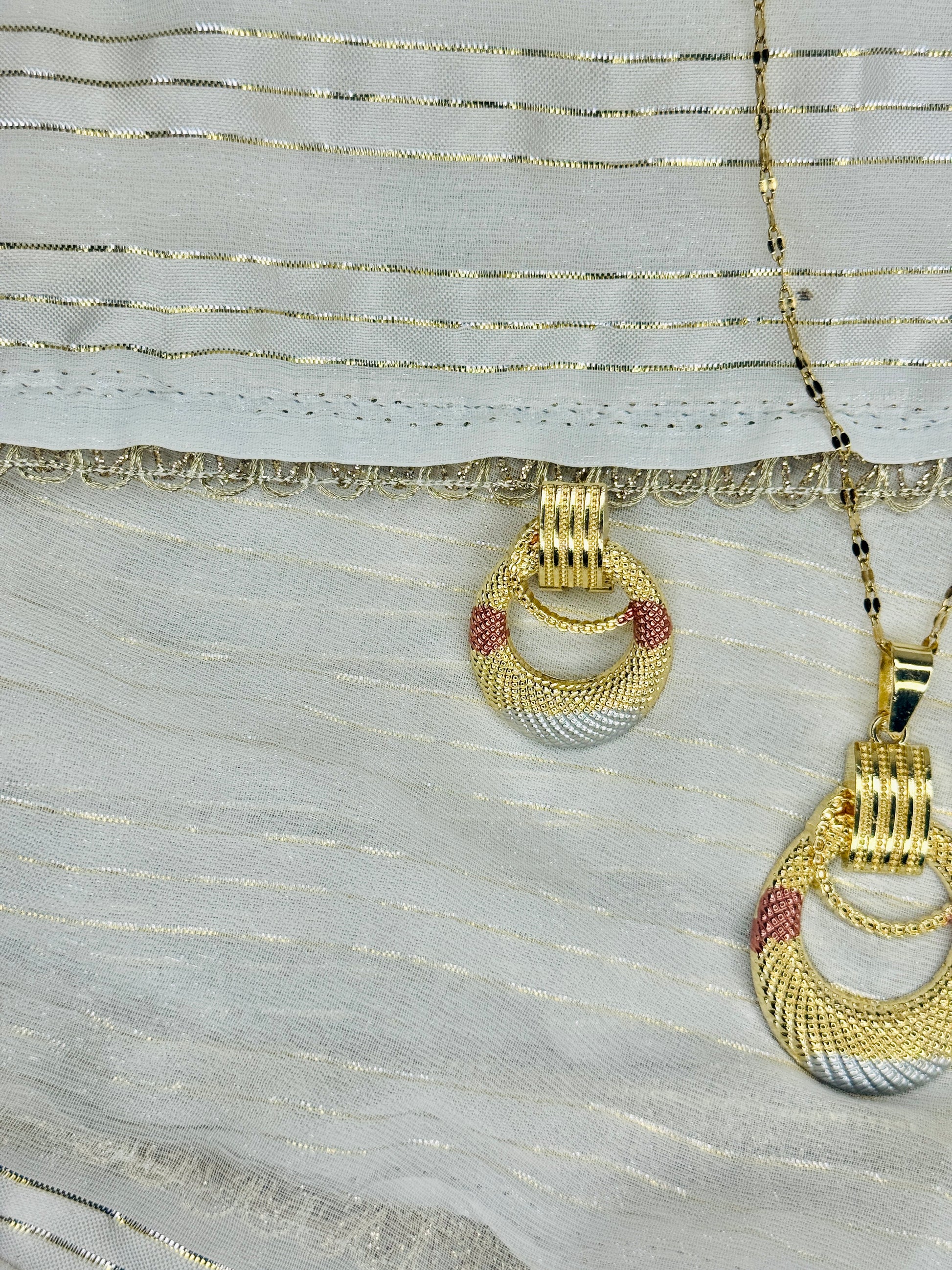 Seraphine – Two-Tone Radiance Necklace & Earring Set (Tarnish-Free)