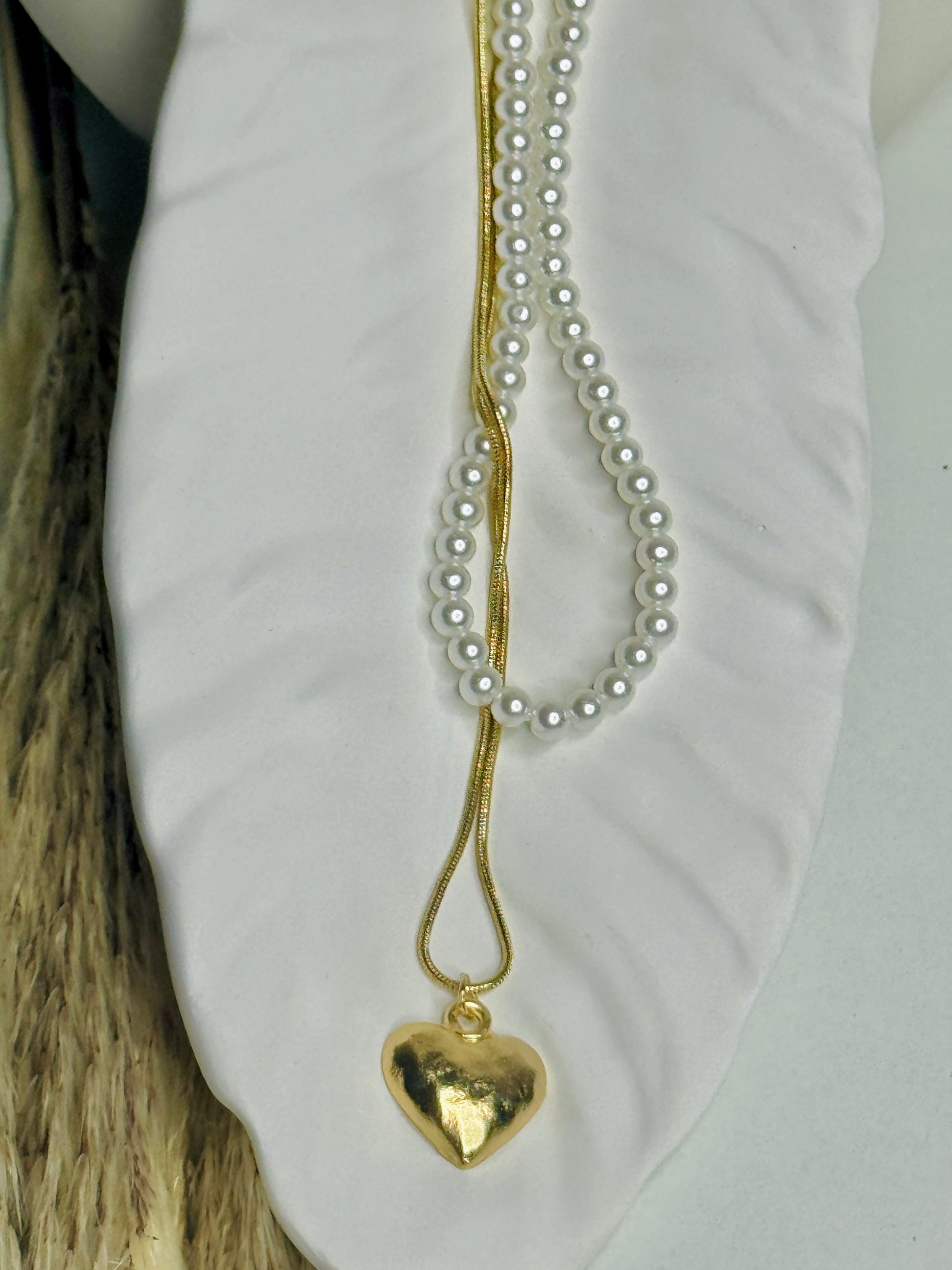 Amara – Pearl & Heart Layered Necklace (Anti-Tarnish)