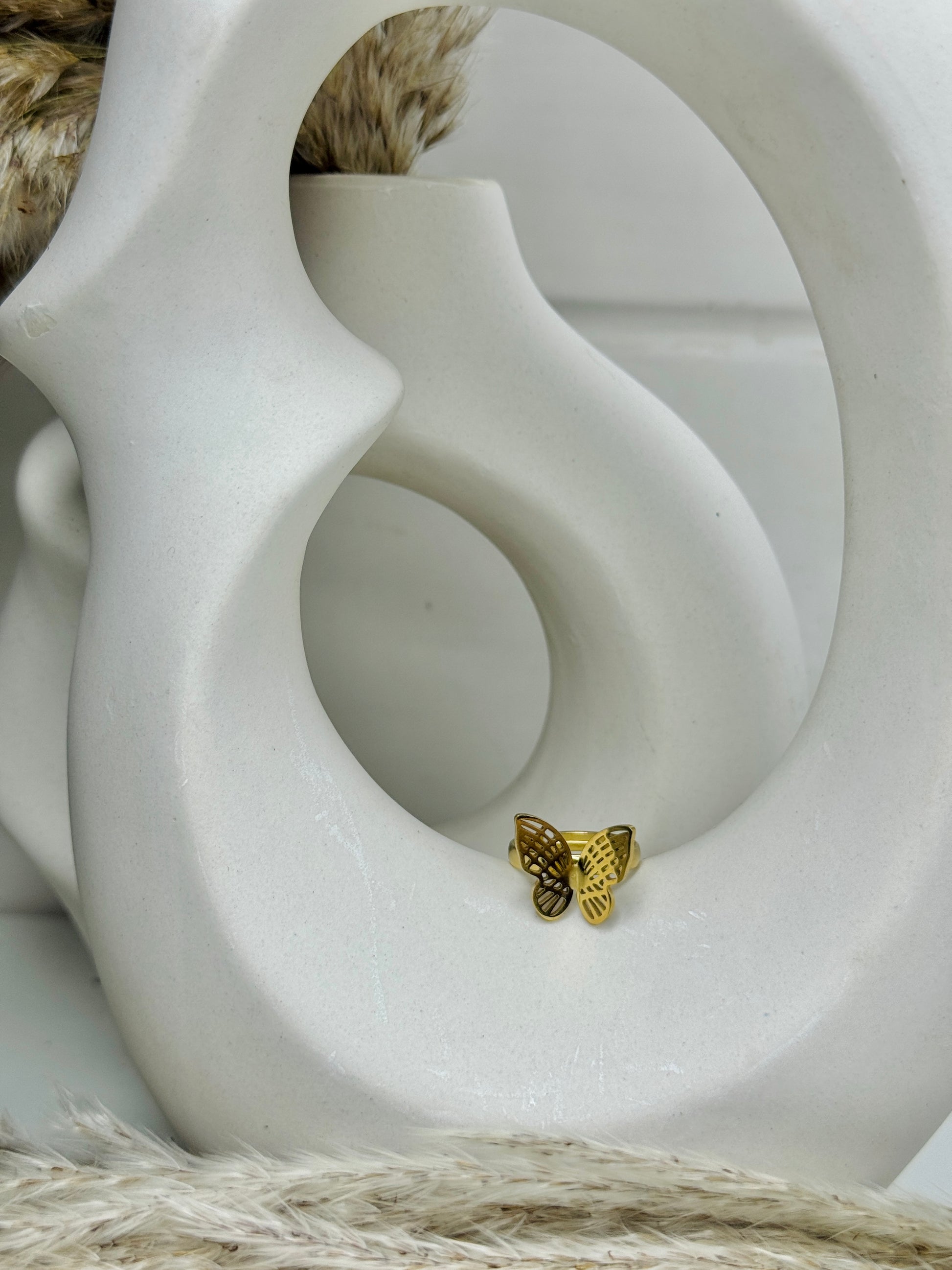 Elara – Gilded Wing Ring (Anti-Tarnish)