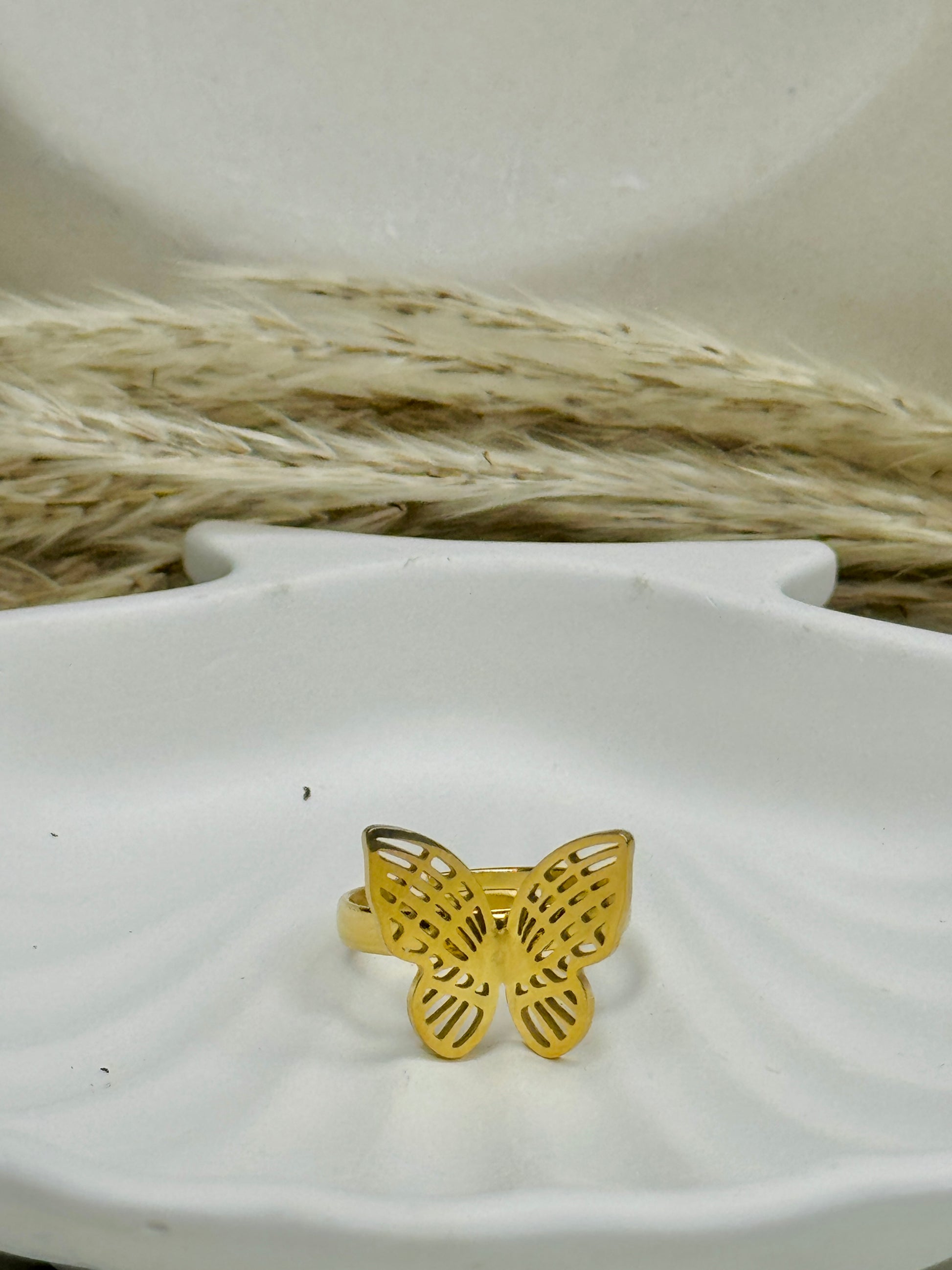 Elara – Gilded Wing Ring (Anti-Tarnish)