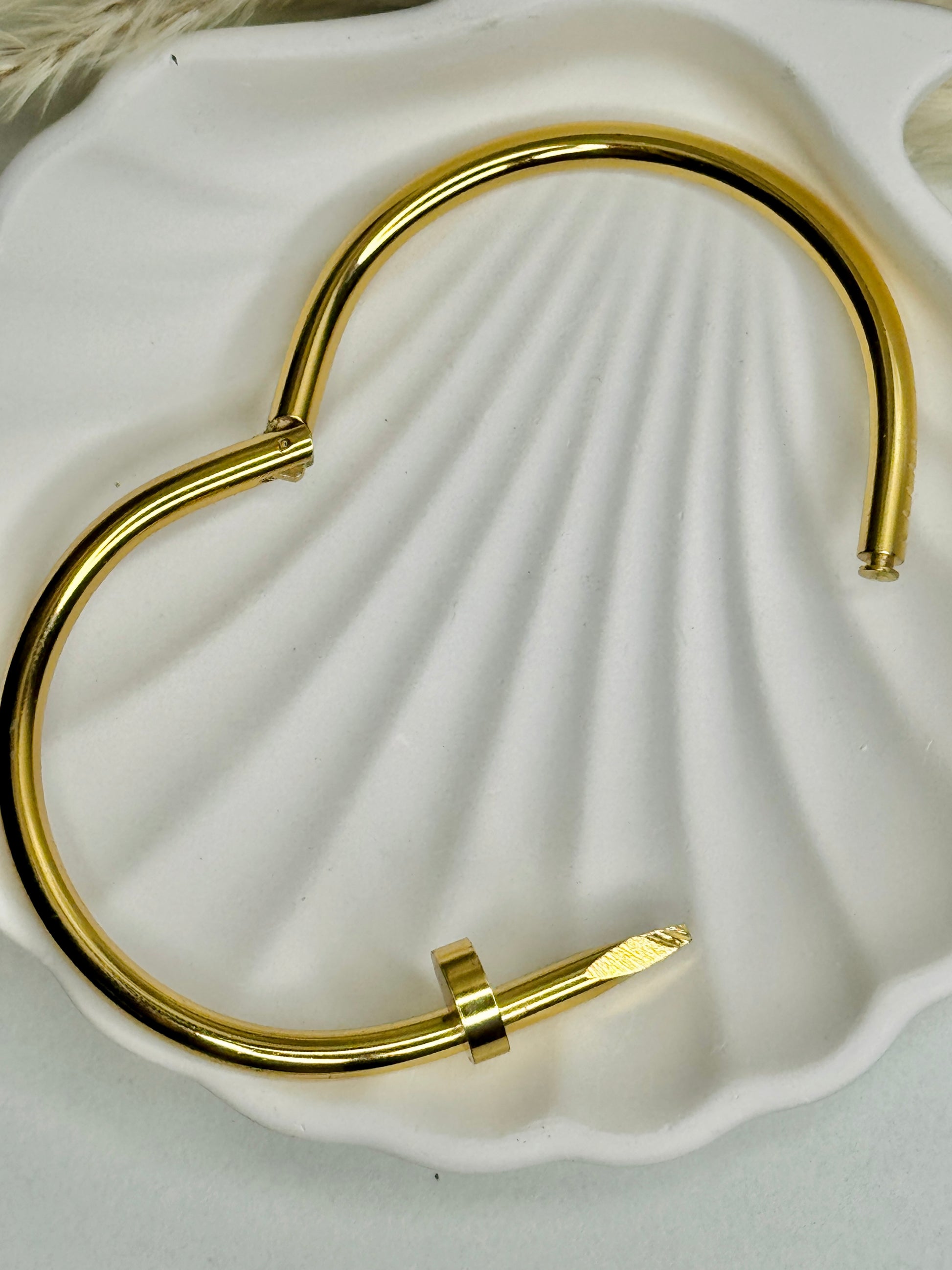 Rhea – Nail-Inspired Gold Cuff (Tarnish-Free)