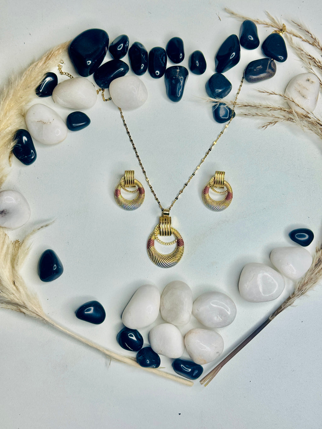 Seraphine – Two-Tone Radiance Necklace & Earring Set (Tarnish-Free)