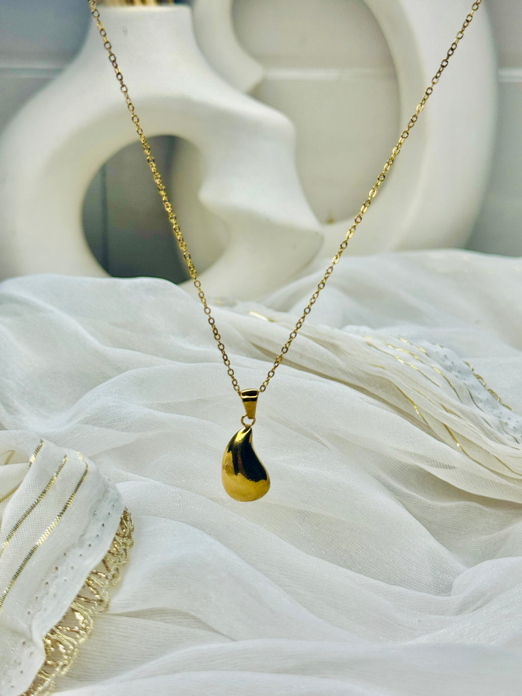 Elina – Golden Teardrop Grace Set (Tarnish-Free)