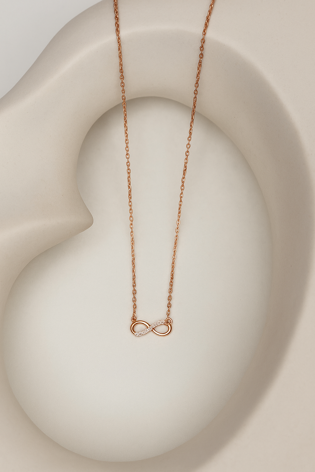 Liora – Infinity Pendant Necklace (Tarnish-Free)