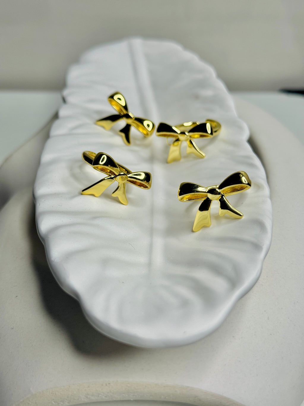 Vivienne – Vintage Bow Ring (Gold-Tone, Adjustable)