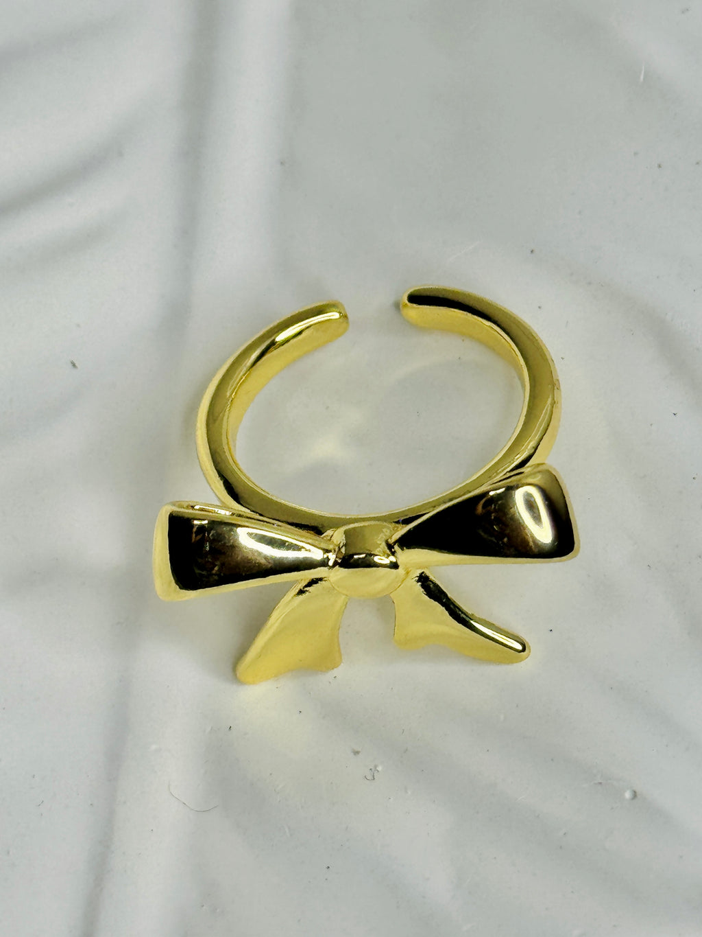Vivienne – Vintage Bow Ring (Gold-Tone, Adjustable)