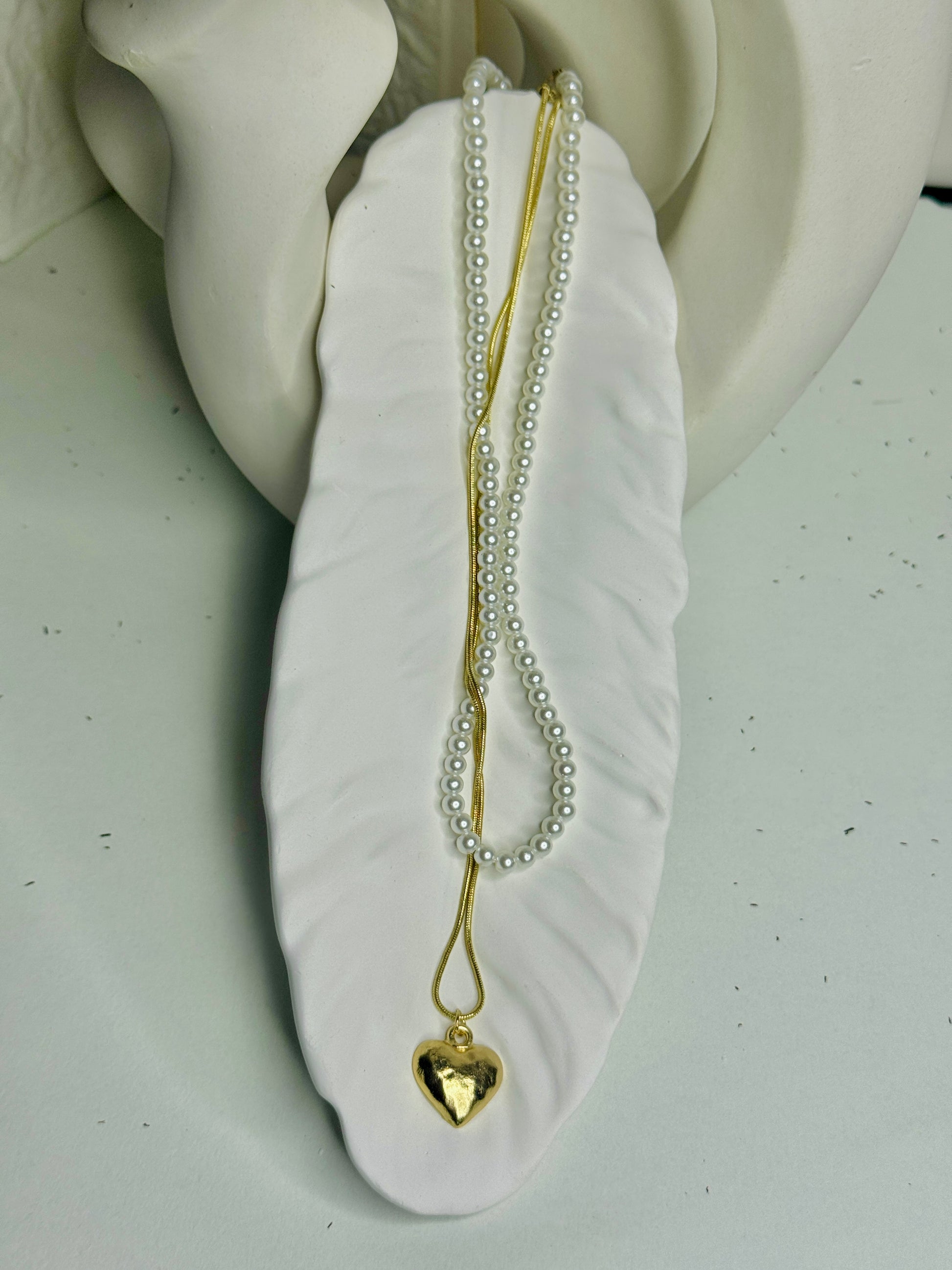 Amara – Pearl & Heart Layered Necklace (Anti-Tarnish)