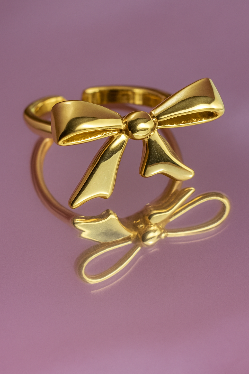 Vivienne – Vintage Bow Ring (Gold-Tone, Adjustable)