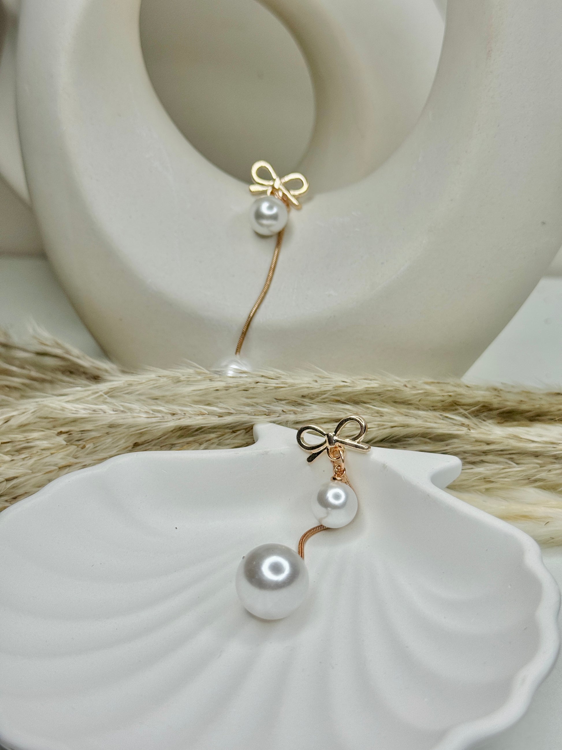 Belle – Bow & Pearl Drop Earrings (Anti-Tarnish)
