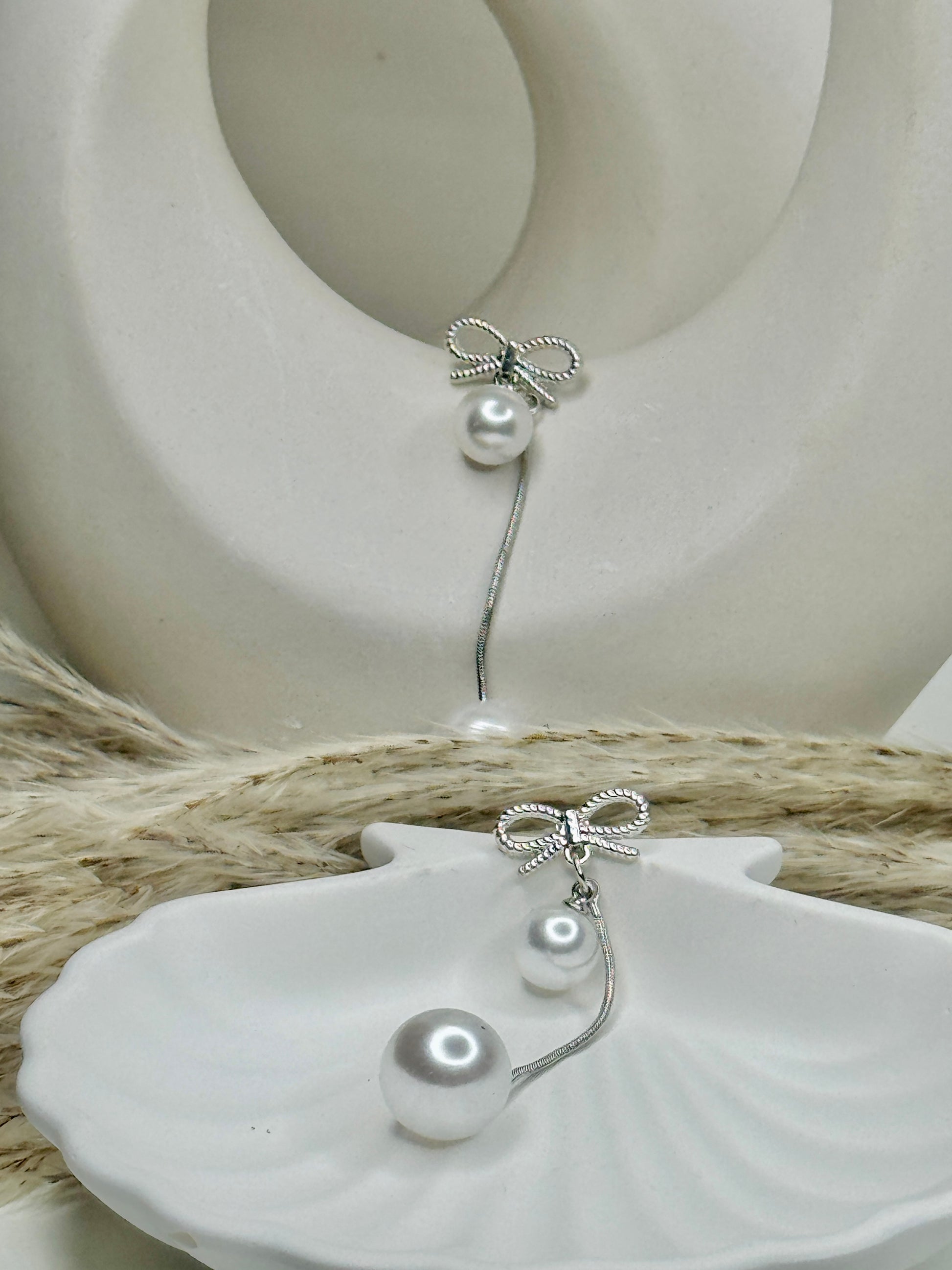 Belle – Bow & Pearl Drop Earrings (Anti-Tarnish)