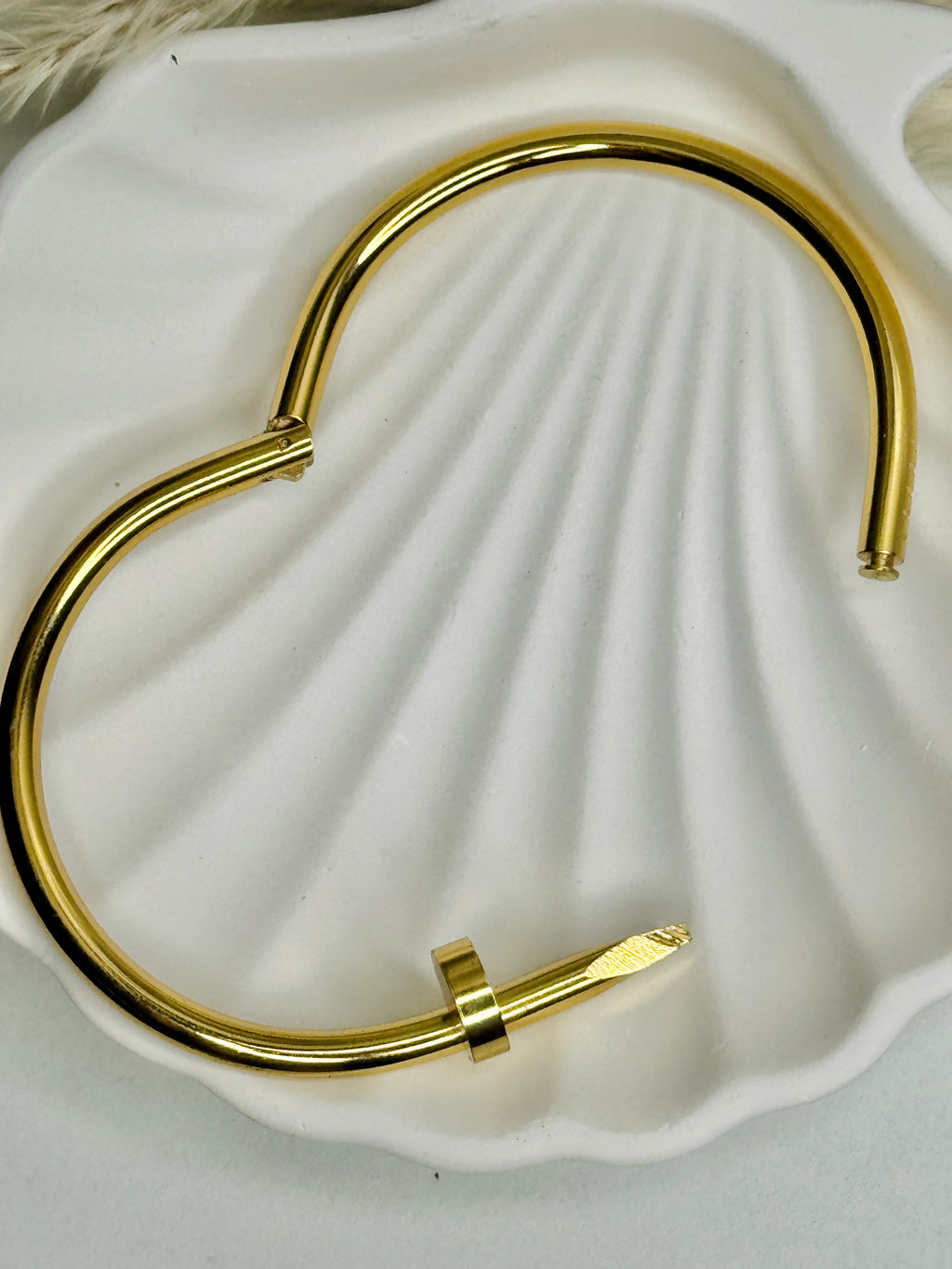 Rhea – Nail-Inspired Gold Cuff (Tarnish-Free)